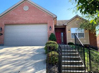 2814 Parkwalk Dr, Cincinnati, OH 45239