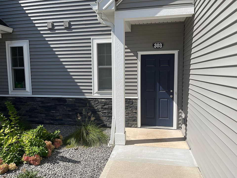 1st image of 2075 Community Ln #303