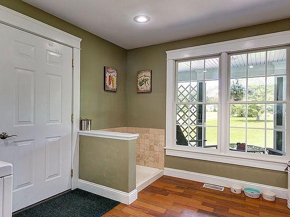 Garage entry to mud room