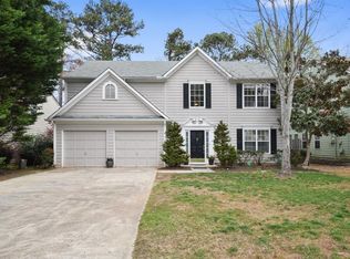 1070 Hidden Pond Ln, Roswell, GA 30075
