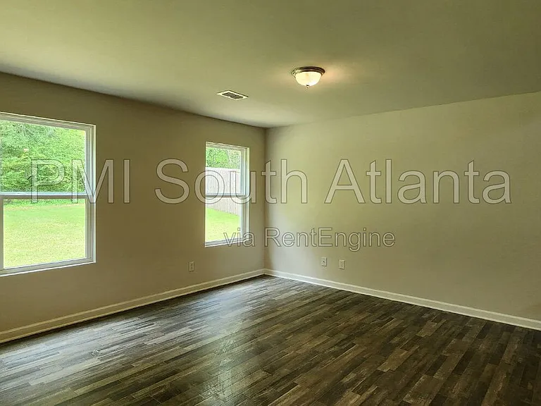 116 Dogwood Ln — Photo 6