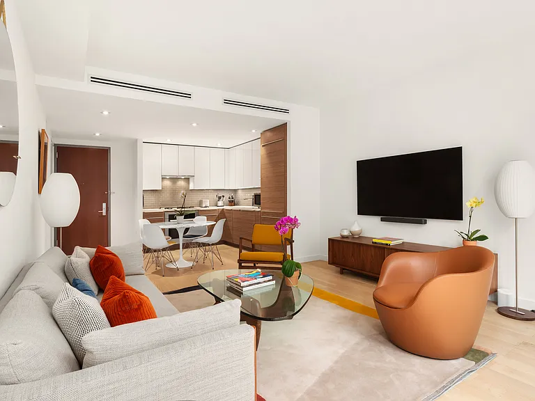 337 E 62nd St #2B — Photo 3