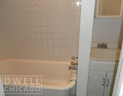 5th image of 6916 N Lakewood Ave APT 311