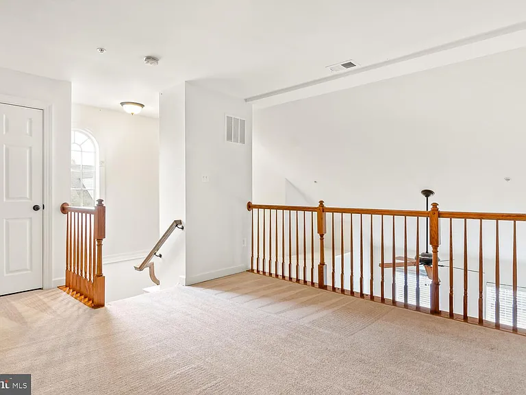 300 Dixon St #308 — Photo 20