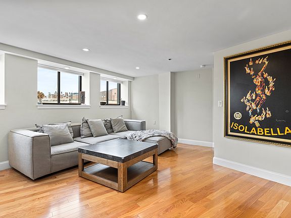 2nd image of 357 Commercial St APT 520