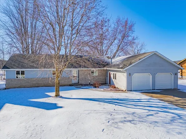 W11035 Bayview Dr, Lodi, WI 53555