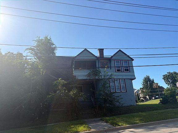 3rd image of 327 W Chicago St