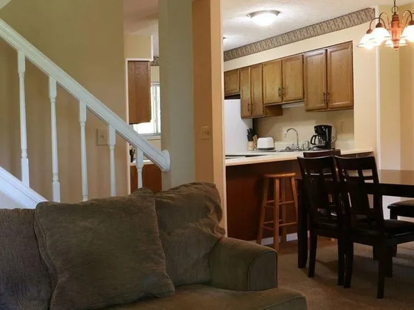 150 Lakeview Dr, Morgantown, WV