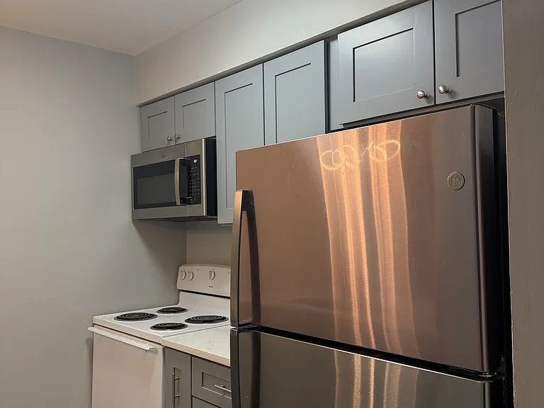 1187 N Farnsworth Ave — Photo 3