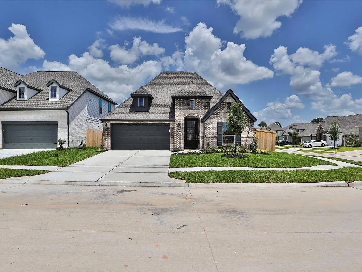 4 bed, 3.0 bath, 2504 sqft, $3,200 — Photo 2
