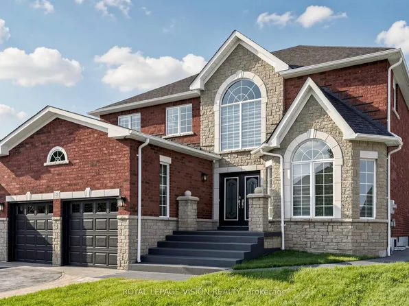 43 Mac Carl Cres, Whitby, ON L1R 2T6