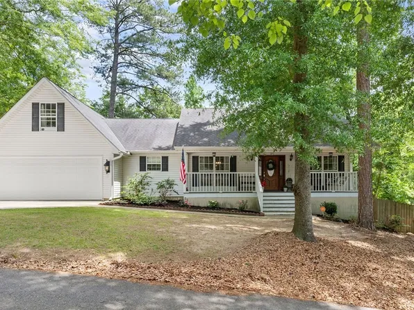 4603 Overlake Cir, Northport, AL 35473