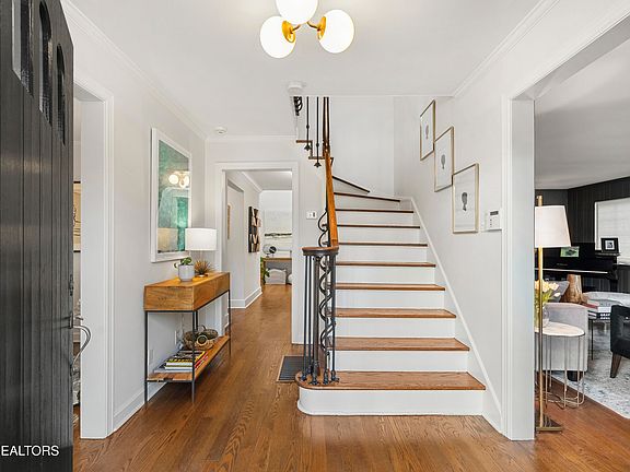 5th image of 563 Mellen Ave