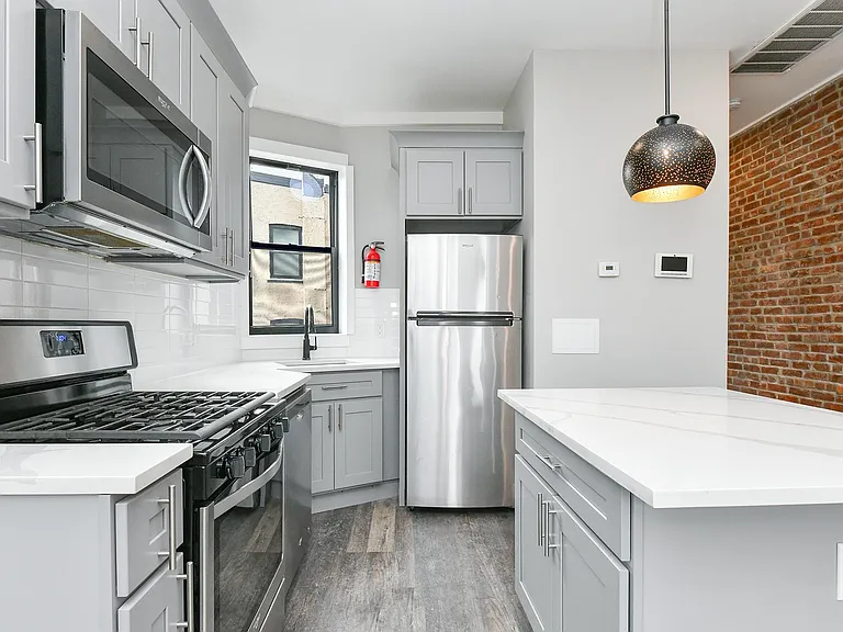 30 63rd St #2R — Photo 2