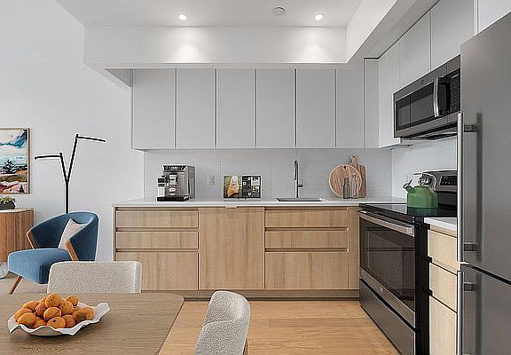 2nd image of 2395 Palisade Ave #450