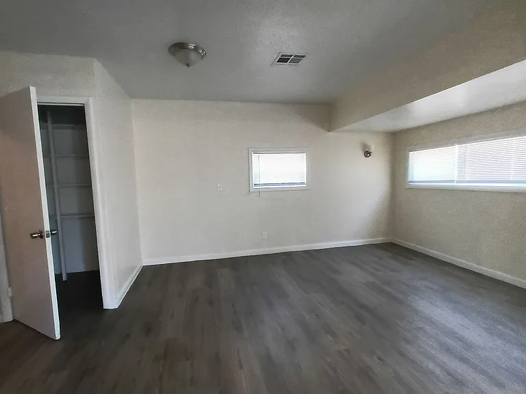 1405 Sandra Dr — Photo 8