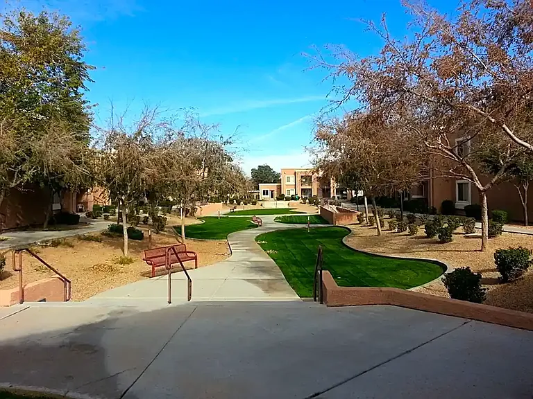 Tanner Manor Apartments — Photo 5