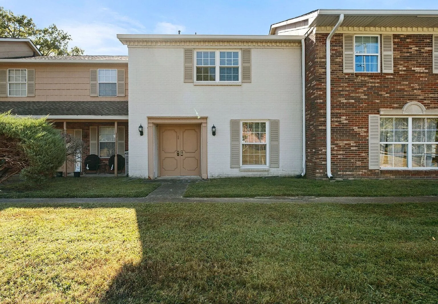 3 bed, 2.5 bath, 1395 sqft, $1,900 — Photo 2