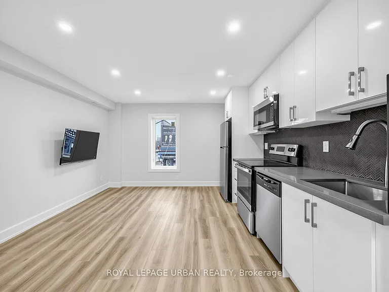 851 Danforth Ave #A — Photo 3
