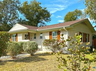 105 E Cherokee Dr, Harker Heights, TX 76548