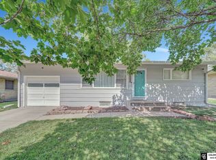 1924 Connie Rd, Lincoln, NE 68502