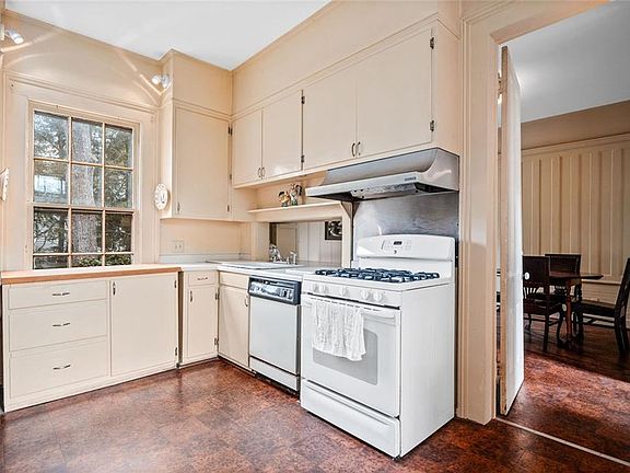 17th image of this home