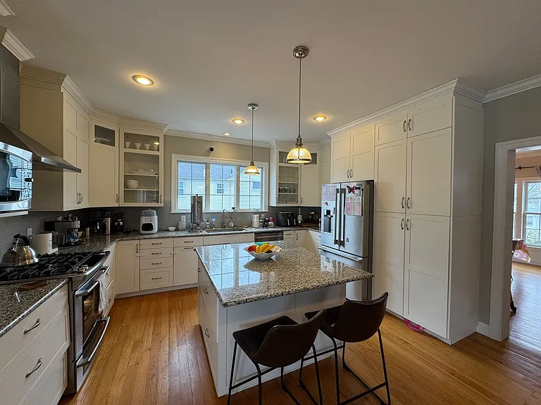 43 Canterbury Rd — Photo 4