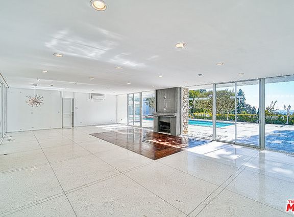 5th image of 1101 Loma Vista Dr