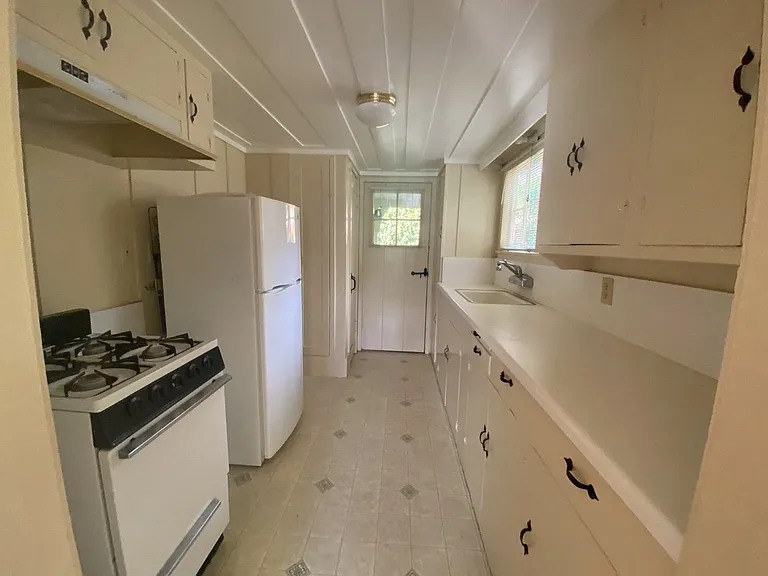 Ocean 2 Nw Santa Rita — Photo 7