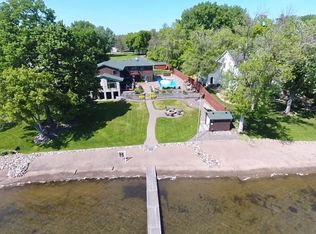 7041 N Shore Trl N, Forest Lake, MN 55025