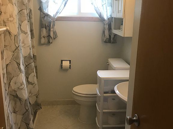bathroom 9 x 4