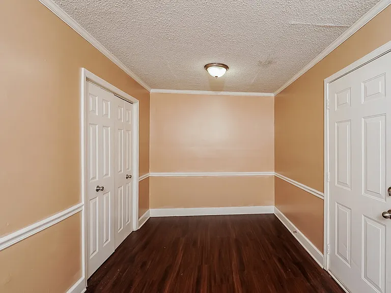 1011 Menlo Ln — Photo 6