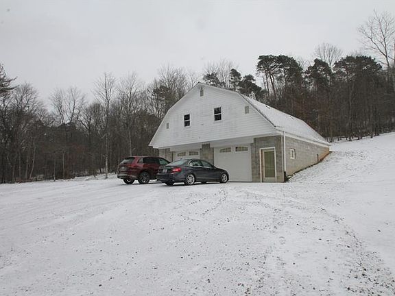 3rd image of 136 Colt Ln