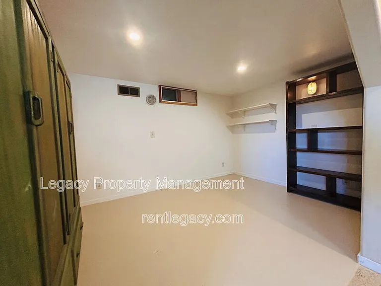 653 Alhambra St — Photo 22
