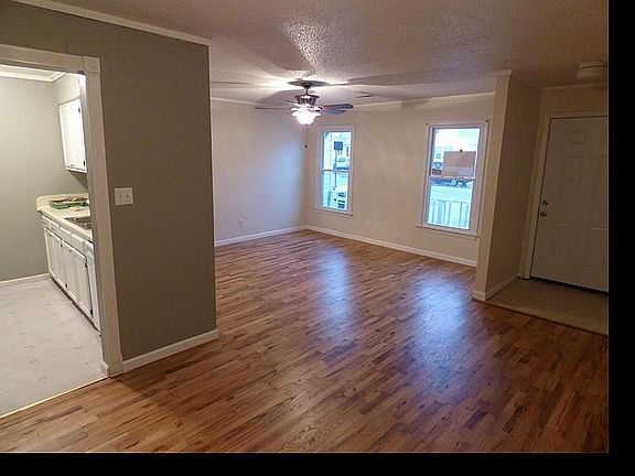 3rd image of 39 Cooper Dr