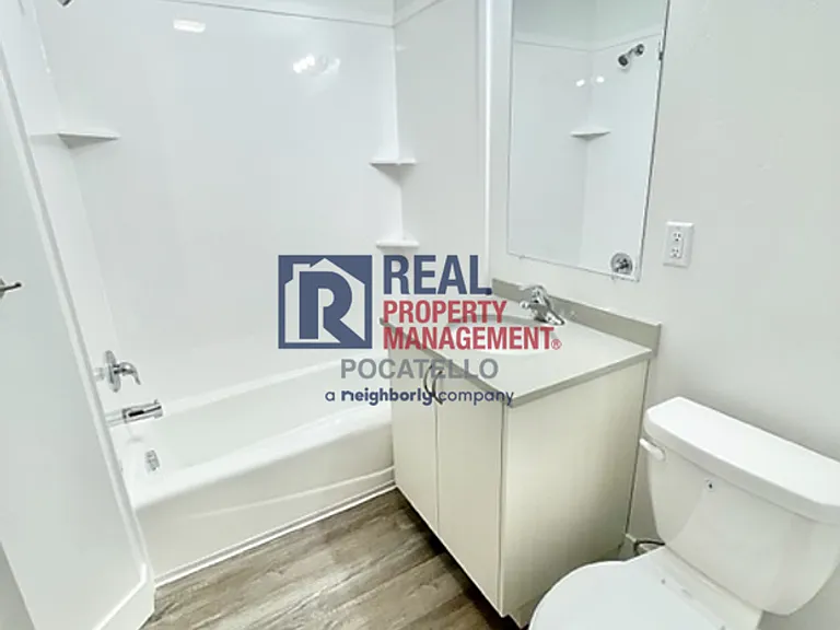 2024 Brock Dr — Photo 9