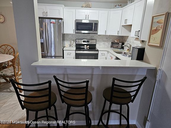 2nd image of 1187 E Ocean Ave #11