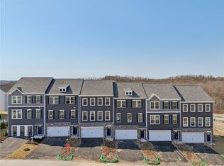 175 Sweetwater Dr, Moon/crescent Township, PA 15108