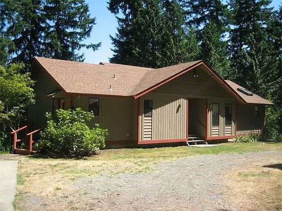 3rd image of 21925 Crest Ln SE