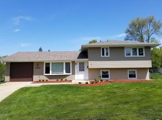 1622 Kingston Ln, Schaumburg, IL 60193