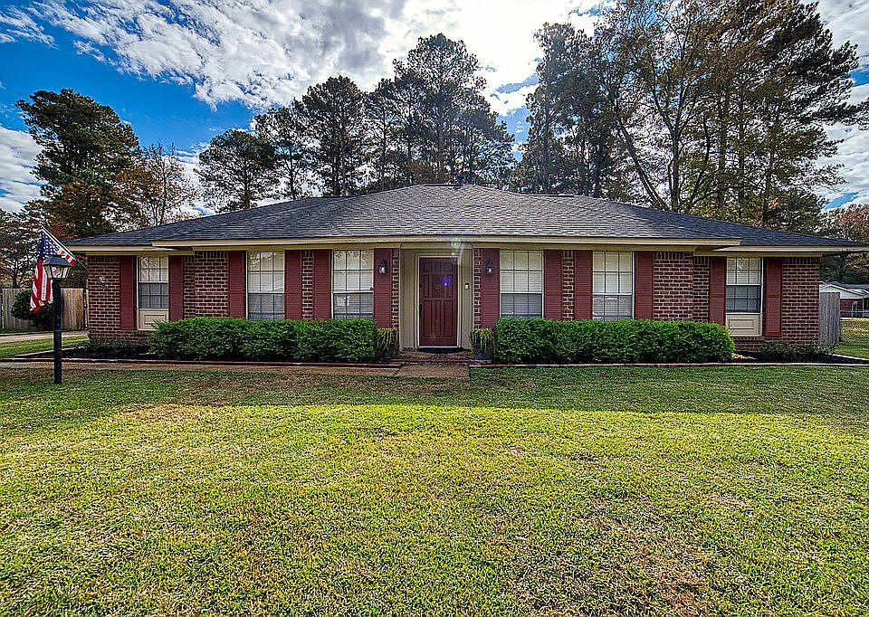 1st image of 112 Gardenia Dr
