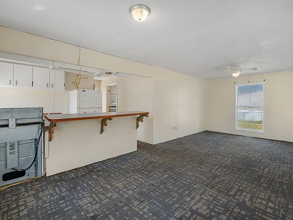 4th image of 986 Burntleaf Ln