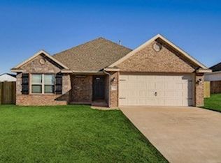 1231 Arkansas Ln, Prairie Grove, AR 72753