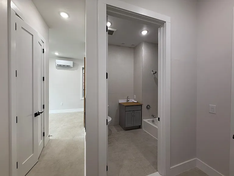 40 Lembeck Ave #101C — Photo 1