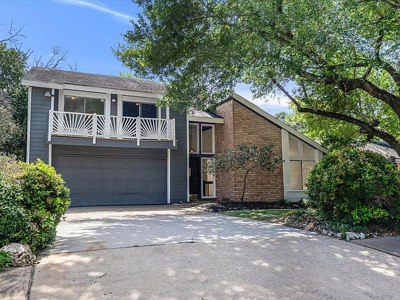 3rd image of 12826 Palm Desert Ln