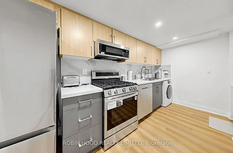 8 Laxton Ave #2 — Photo 2