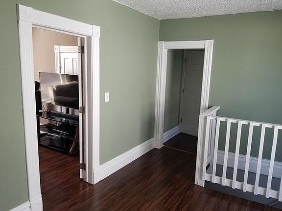 4th image of 605 Lafayette Ave NE