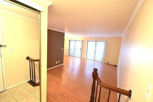 842 Cross Creek Drive N — Photo 3