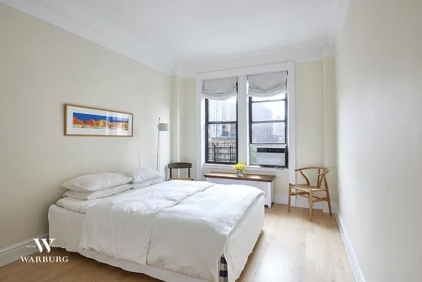 Sold by Warburg | media 10