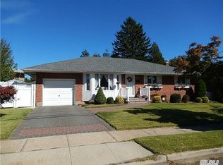 20 Barnum Ave, Plainview, NY 11803